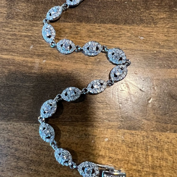 Givenchy silver bracelet - Picture 3 of 3